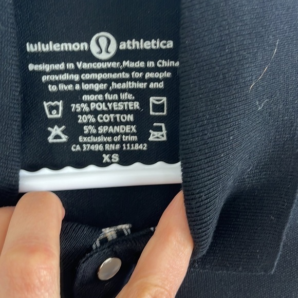 Lululemon Men’s Black Polo Golf Shirt w/ Pearl Buttons - Picture 5 of 7